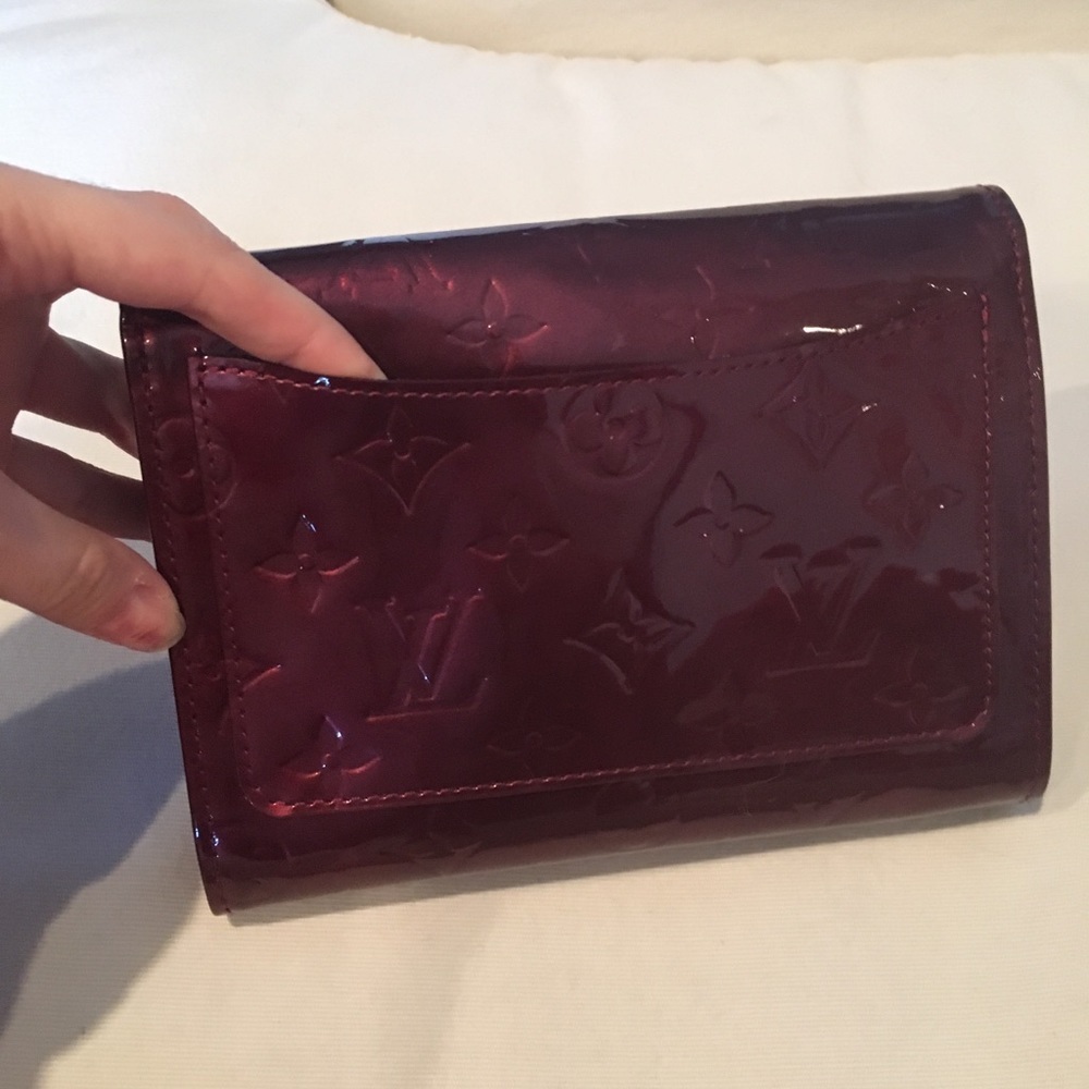 🔥1 HR SALE Louis Vuitton Crossbody clutch. 💯Auth - Picture 5 of 8